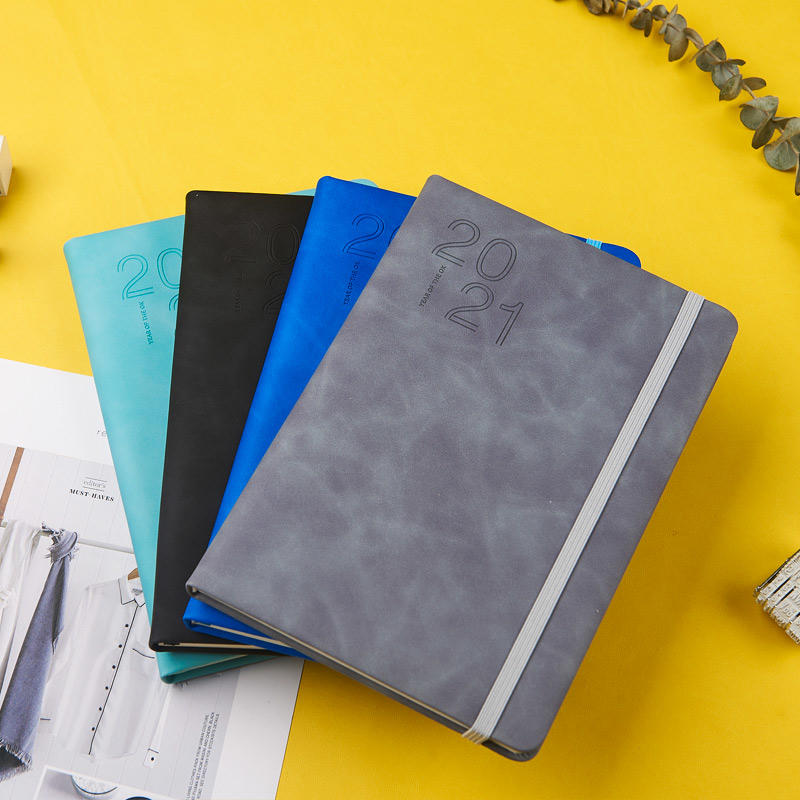 A5 puwith debossion hardcover notebook with elastic band D-39018