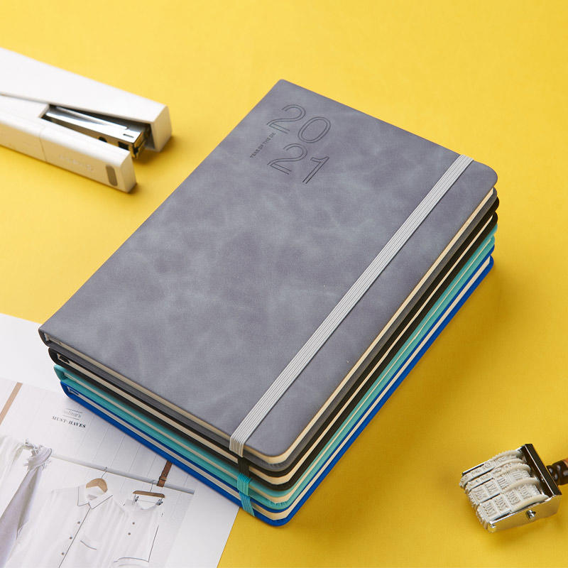 A5 puwith debossion hardcover notebook with elastic band D-39018